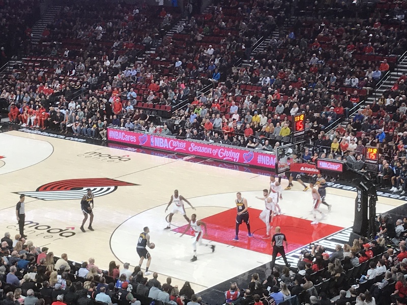 Trail Blazers Game near Raleigh Hills